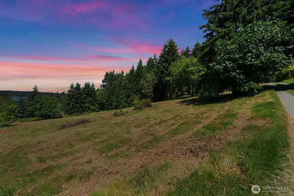9438 SW 266th Lane Vashon WA 98070