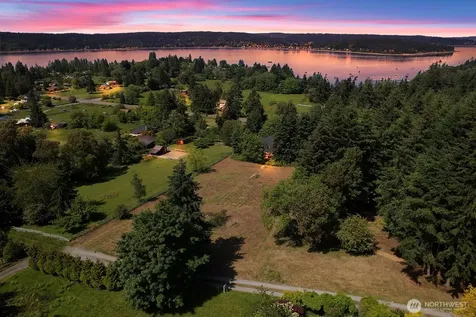 9438 SW 266th Lane Vashon WA 98070