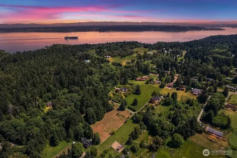 9438 SW 266th Lane Vashon WA 98070