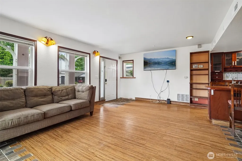 13043 40th Avenue S Tukwila WA 98168