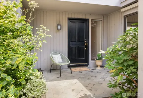 130 141st Place NE Bellevue WA 98007
