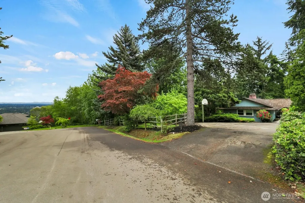 8817 NE 124th Street Kirkland WA 98034