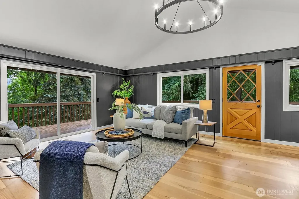 8817 NE 124th Street Kirkland WA 98034