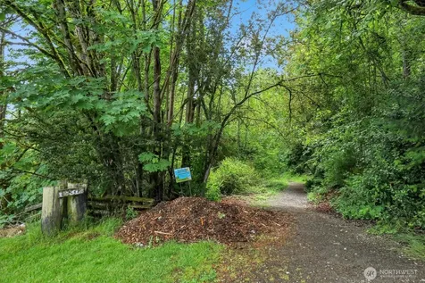 8817 NE 124th Street Kirkland WA 98034