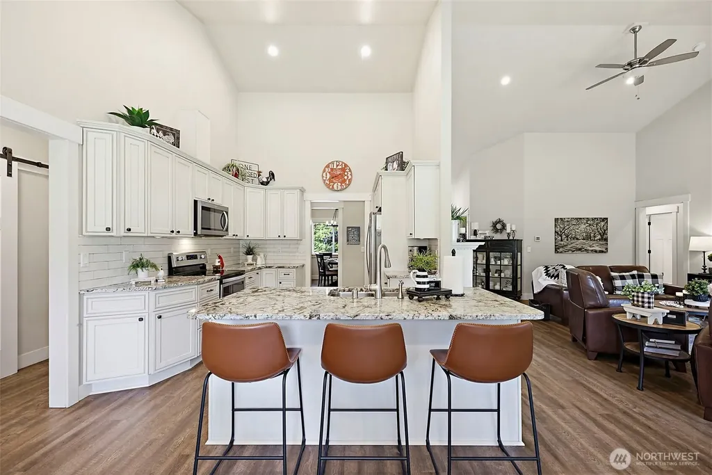 8406 James Road SW Rochester WA 98579