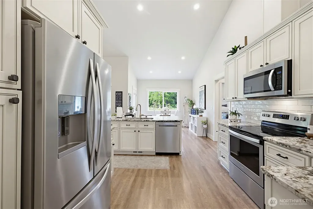 8406 James Road SW Rochester WA 98579