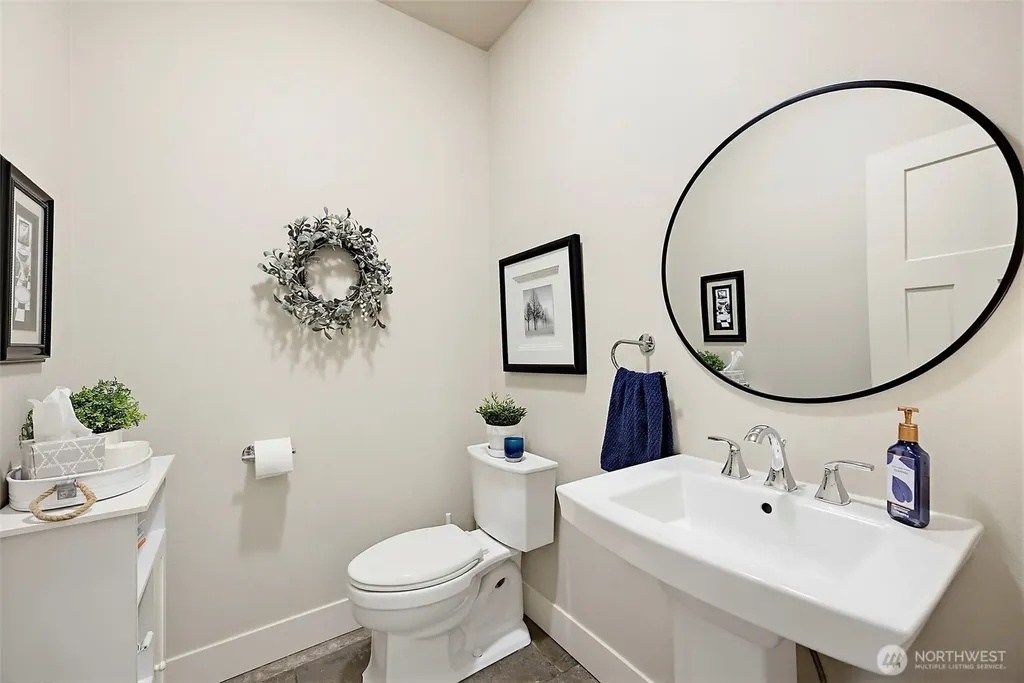 8406 James Road SW Rochester WA 98579
