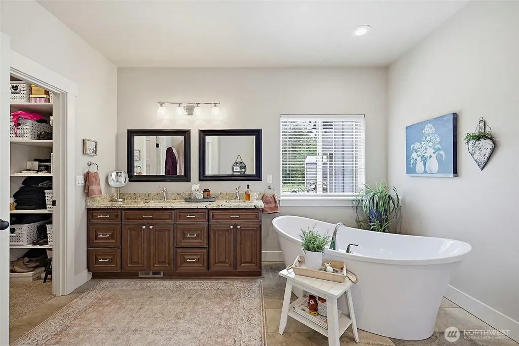 8406 James Road SW Rochester WA 98579