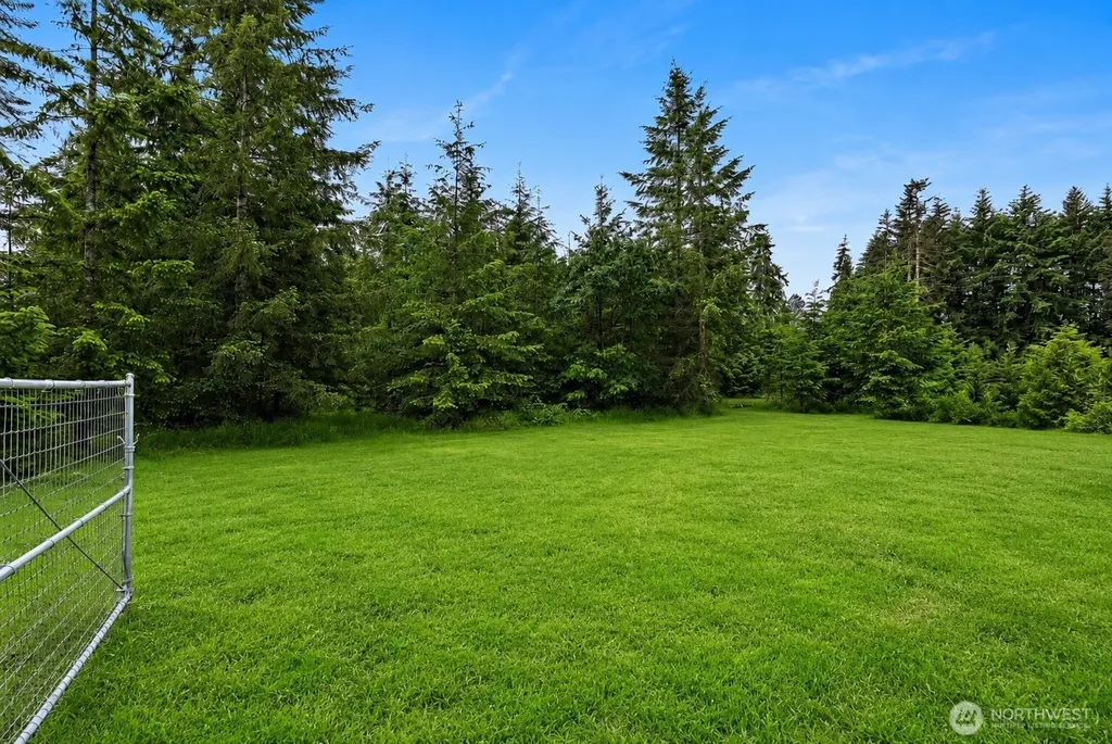 8406 James Road SW Rochester WA 98579