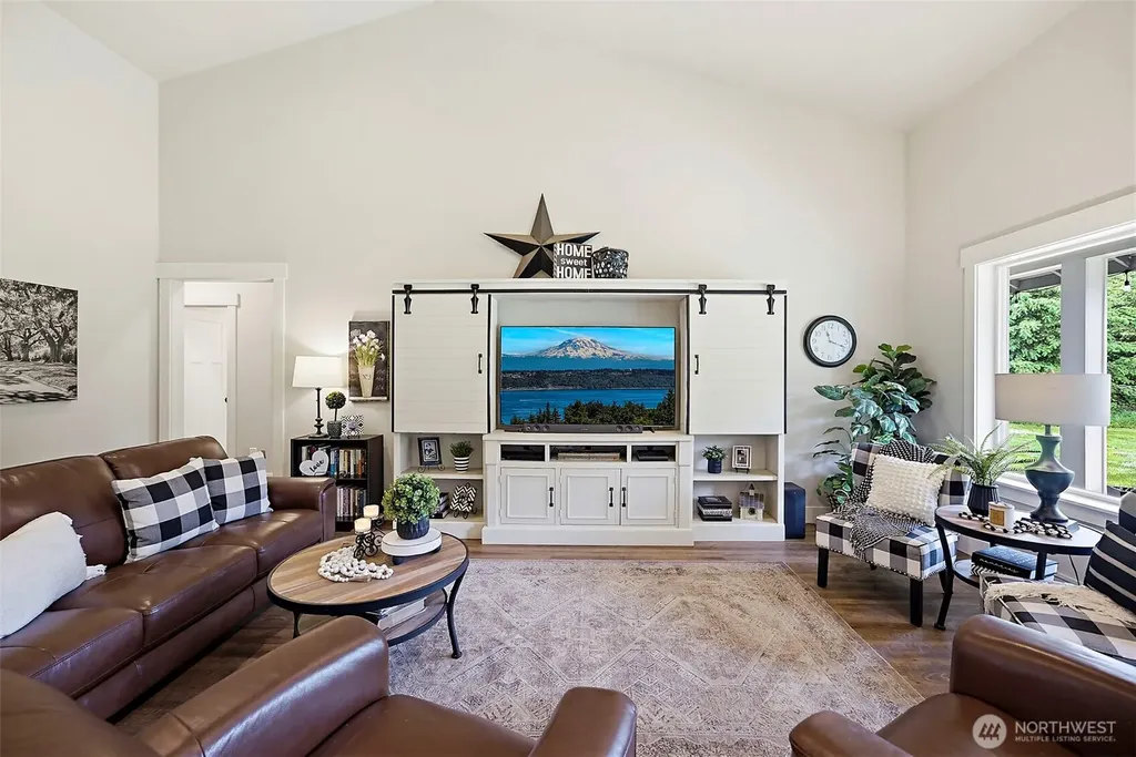 8406 James Road SW Rochester WA 98579
