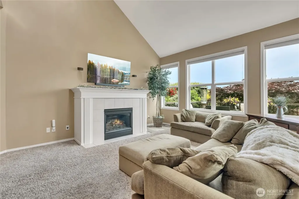 1828 Mariner Circle NE Tacoma WA 98422
