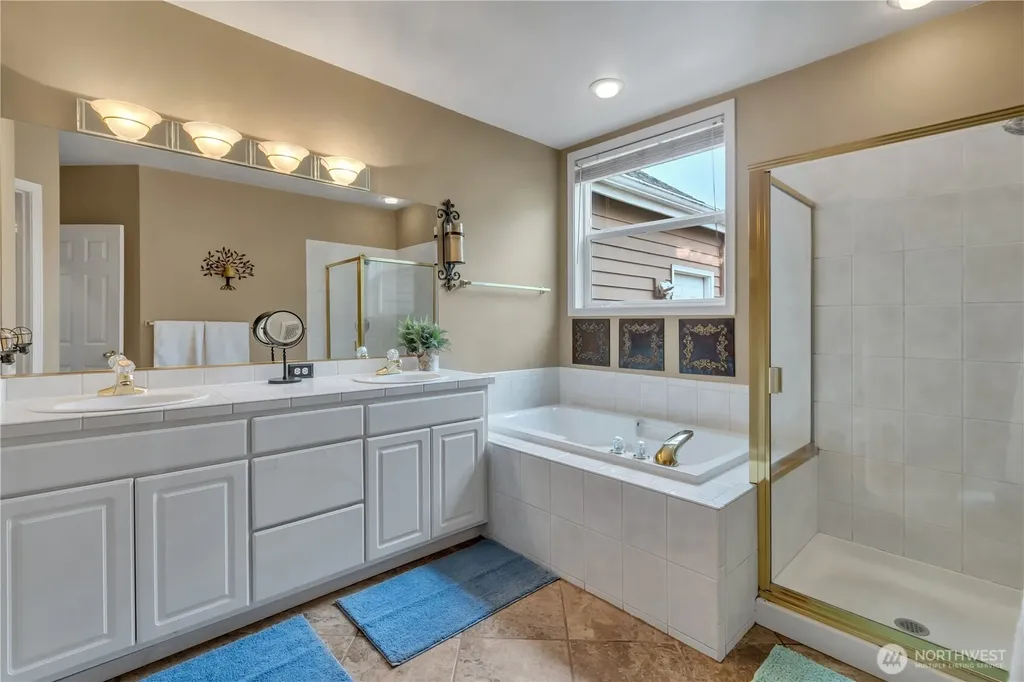1828 Mariner Circle NE Tacoma WA 98422