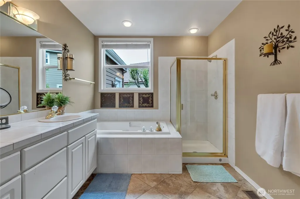 1828 Mariner Circle NE Tacoma WA 98422