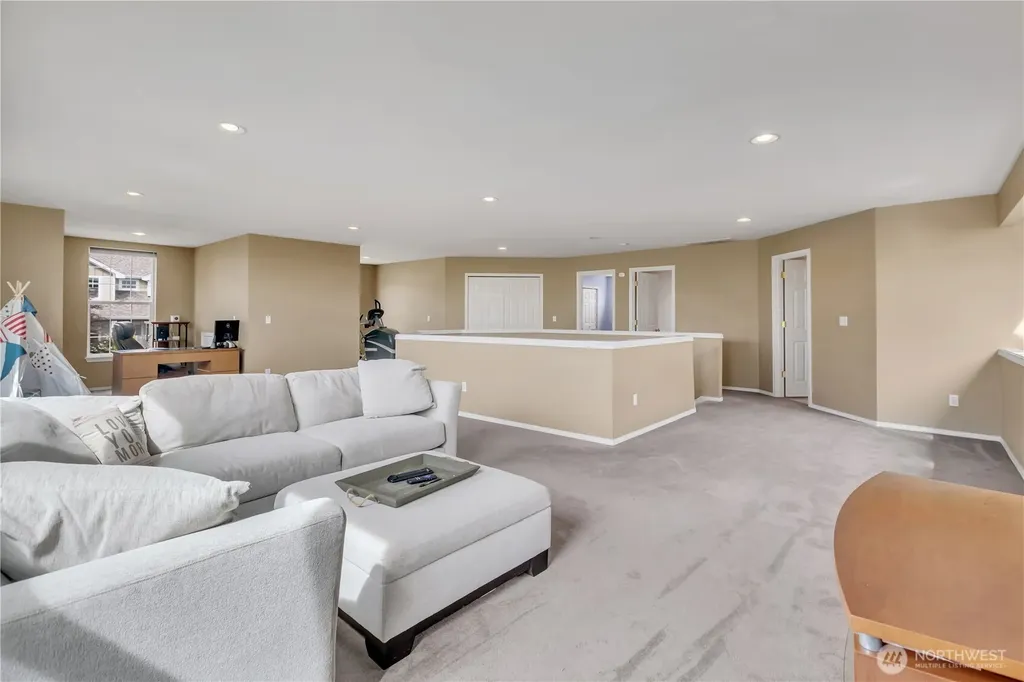 1828 Mariner Circle NE Tacoma WA 98422