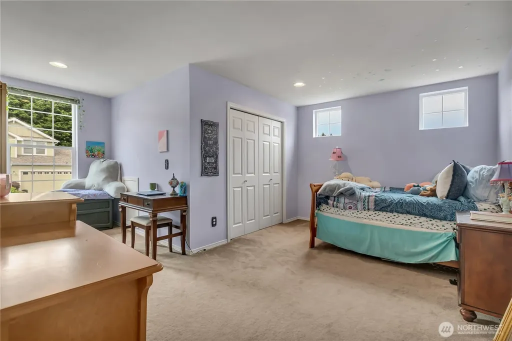 1828 Mariner Circle NE Tacoma WA 98422