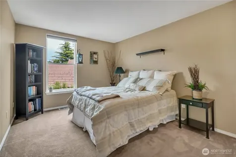 1828 Mariner Circle NE Tacoma WA 98422
