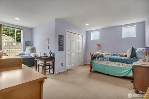 1828 Mariner Circle NE Tacoma WA 98422