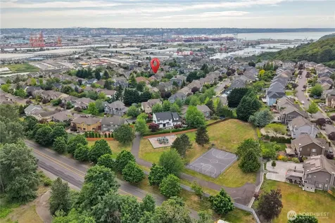 1828 Mariner Circle NE Tacoma WA 98422
