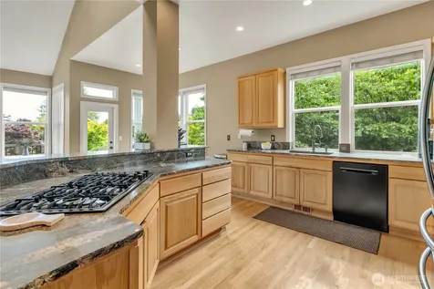 1828 Mariner Circle NE Tacoma WA 98422