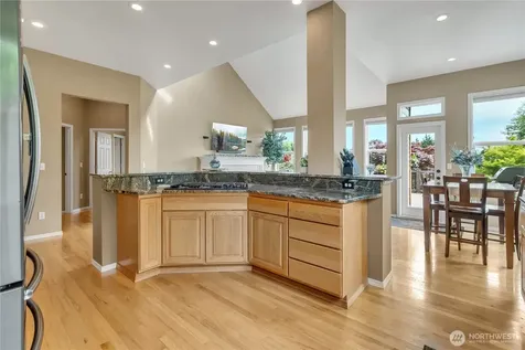 1828 Mariner Circle NE Tacoma WA 98422