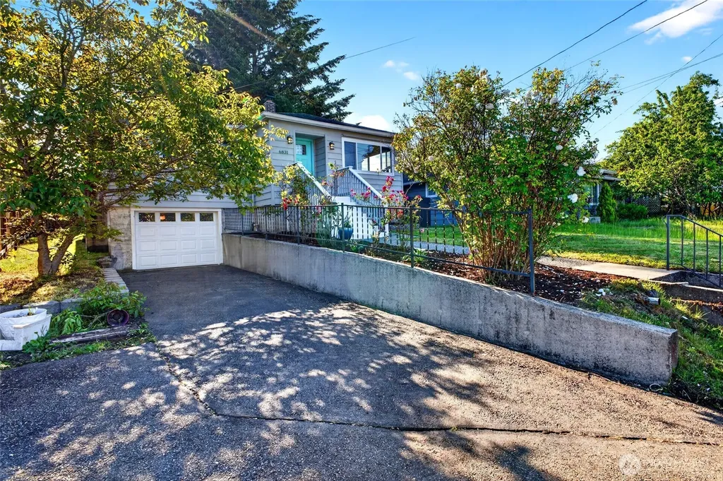 6831 S Yakima Avenue Tacoma WA 98408