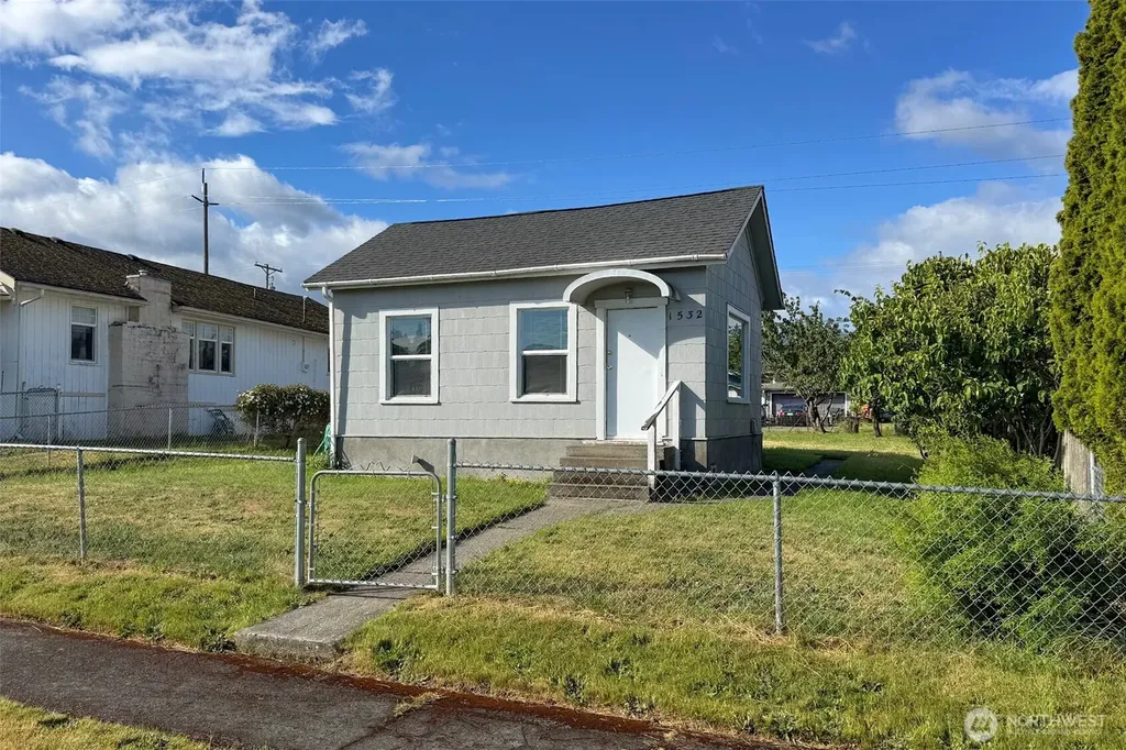 1532 W 5th Street Port Angeles WA 98363