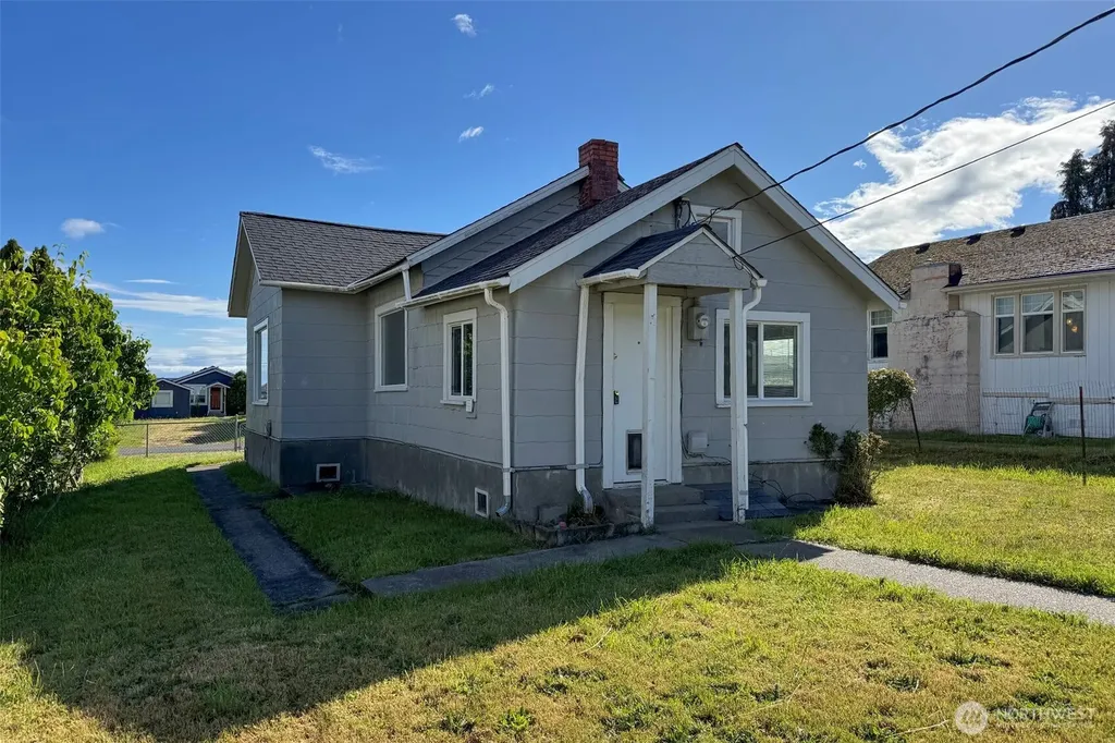 1532 W 5th Street Port Angeles WA 98363