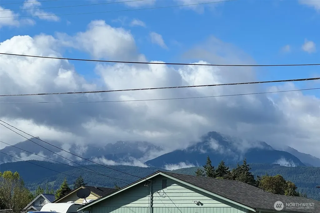1532 W 5th Street Port Angeles WA 98363