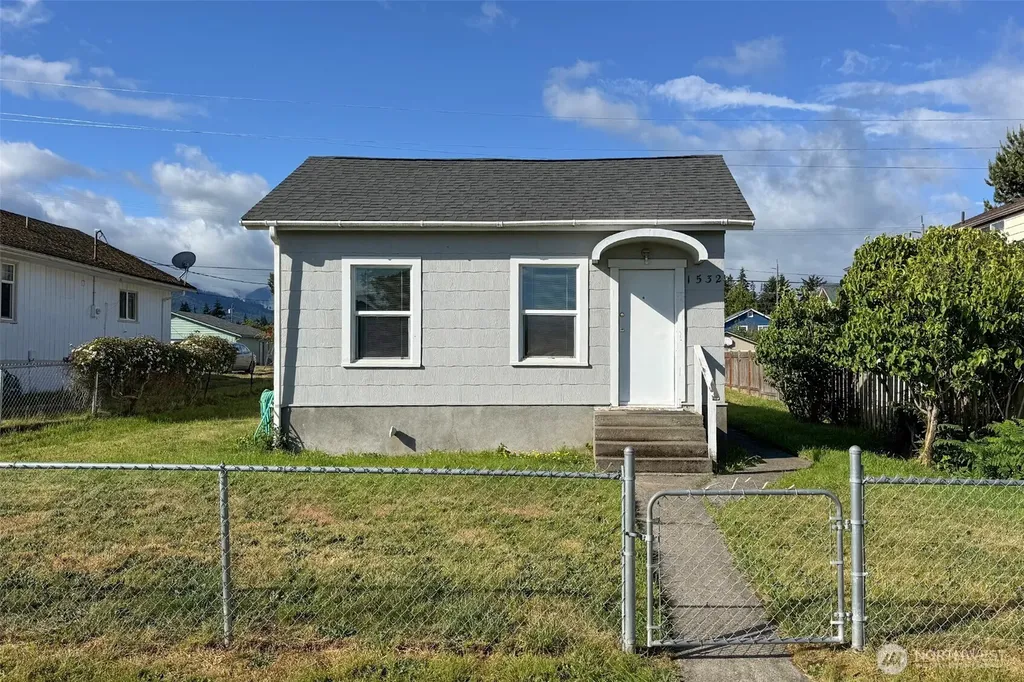 1532 W 5th Street Port Angeles WA 98363