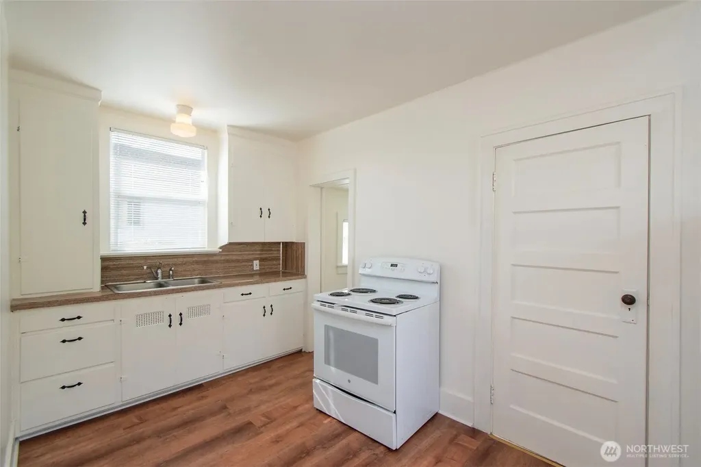 1532 W 5th Street Port Angeles WA 98363