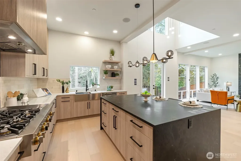 24257 SE 26th Place Sammamish WA 98075