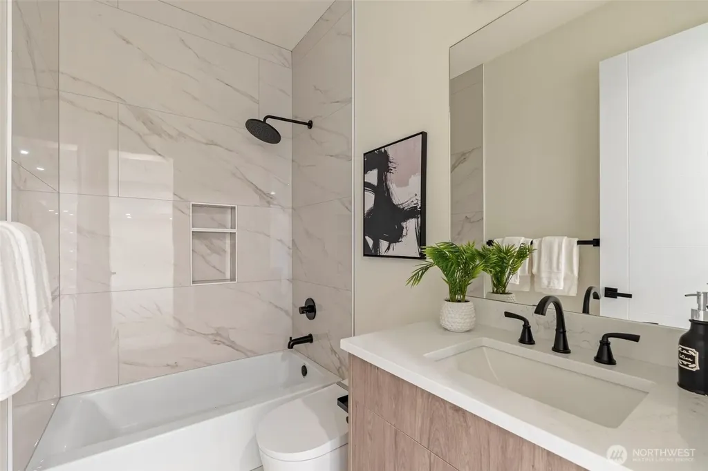 24257 SE 26th Place Sammamish WA 98075