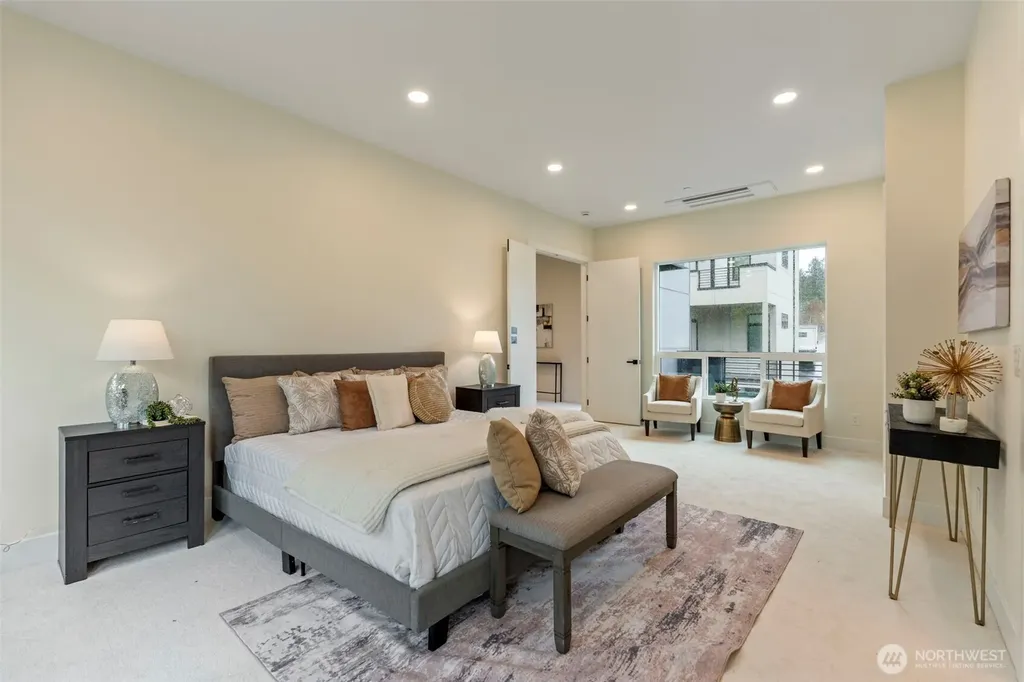 24257 SE 26th Place Sammamish WA 98075