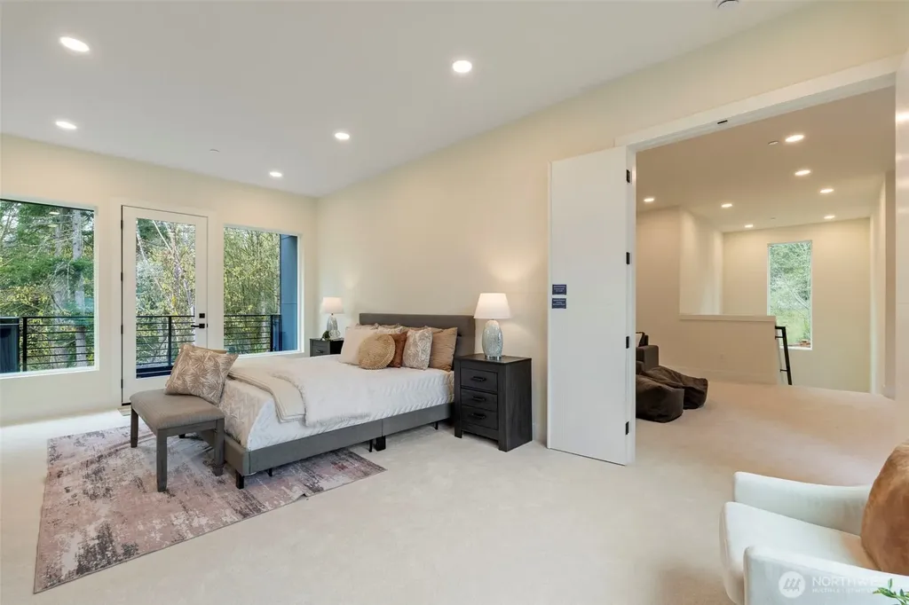 24257 SE 26th Place Sammamish WA 98075