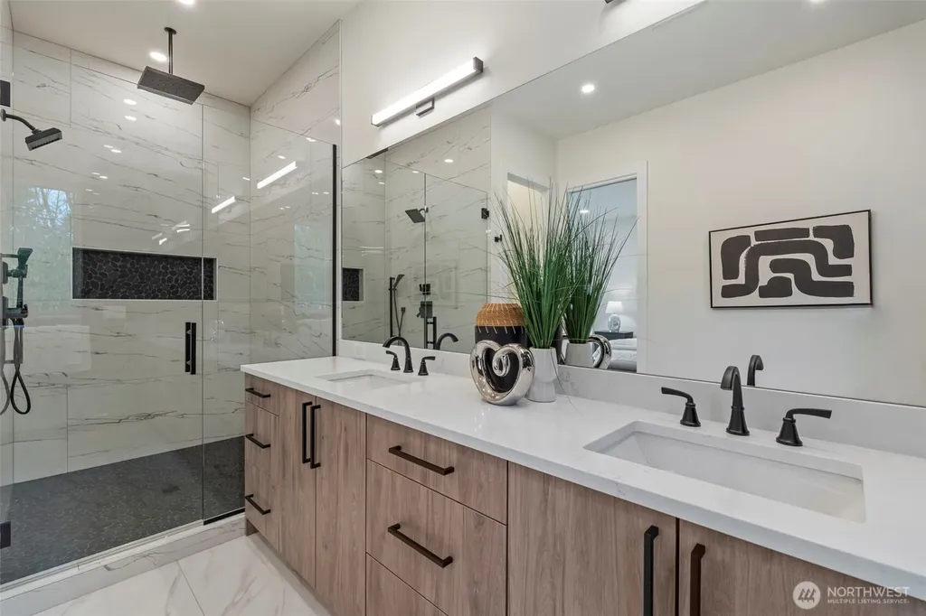 24257 SE 26th Place Sammamish WA 98075