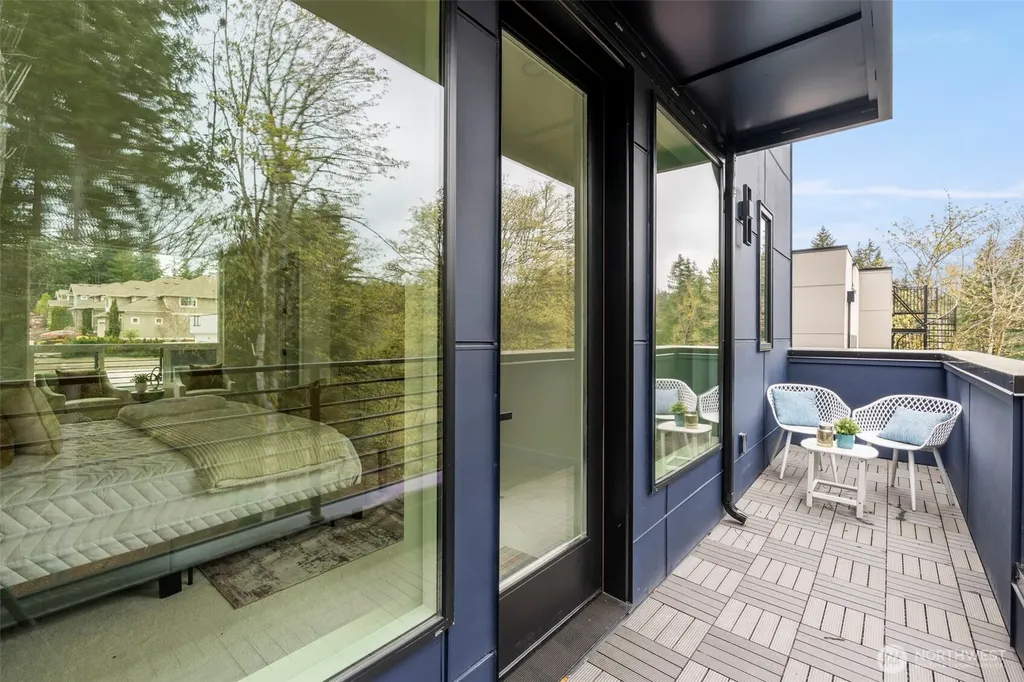 24257 SE 26th Place Sammamish WA 98075