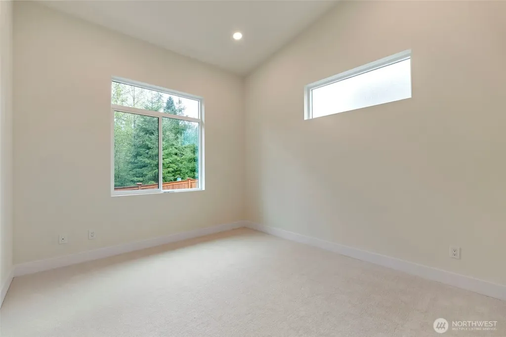24257 SE 26th Place Sammamish WA 98075