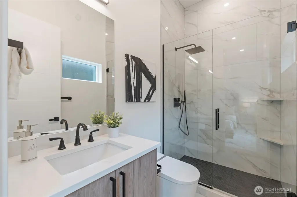 24257 SE 26th Place Sammamish WA 98075