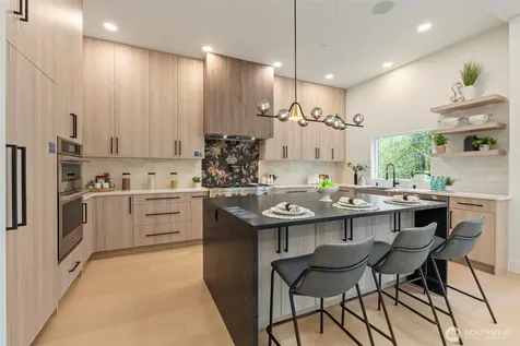 24257 SE 26th Place Sammamish WA 98075