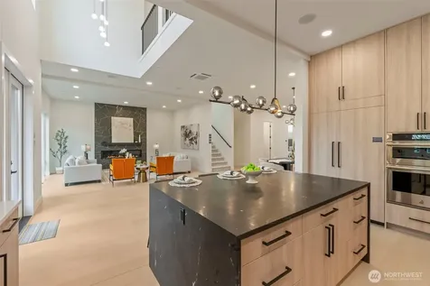 24257 SE 26th Place Sammamish WA 98075
