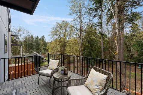 24257 SE 26th Place Sammamish WA 98075