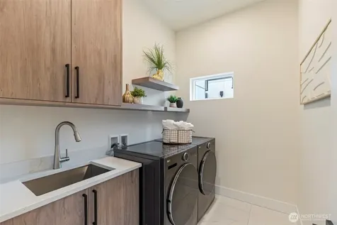 24257 SE 26th Place Sammamish WA 98075