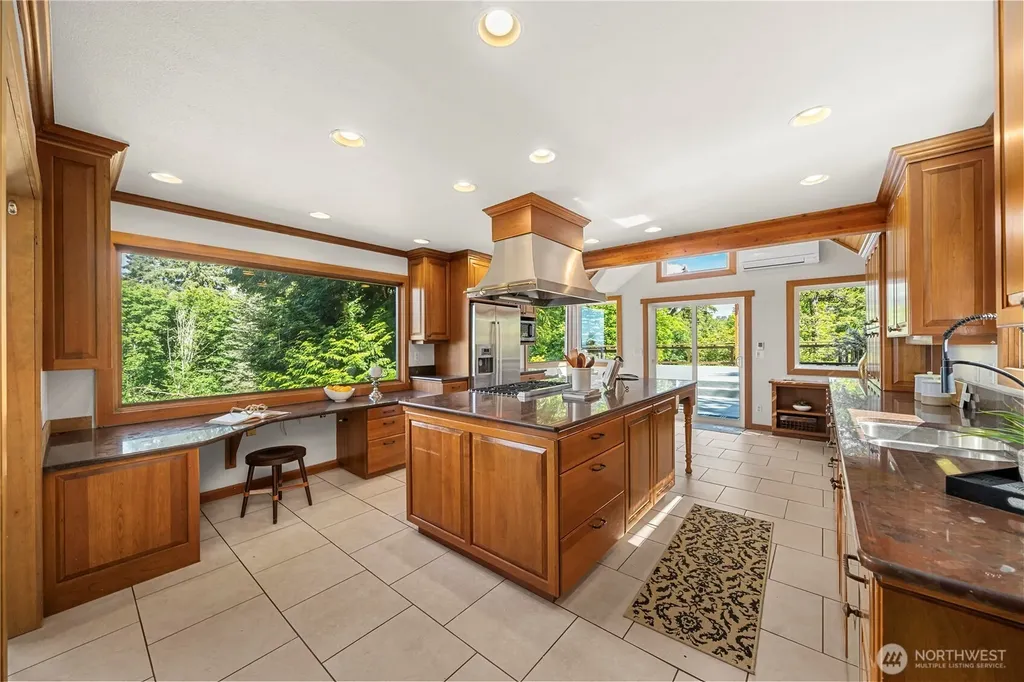 6208 Browns Point Boulevard NE Tacoma WA 98422