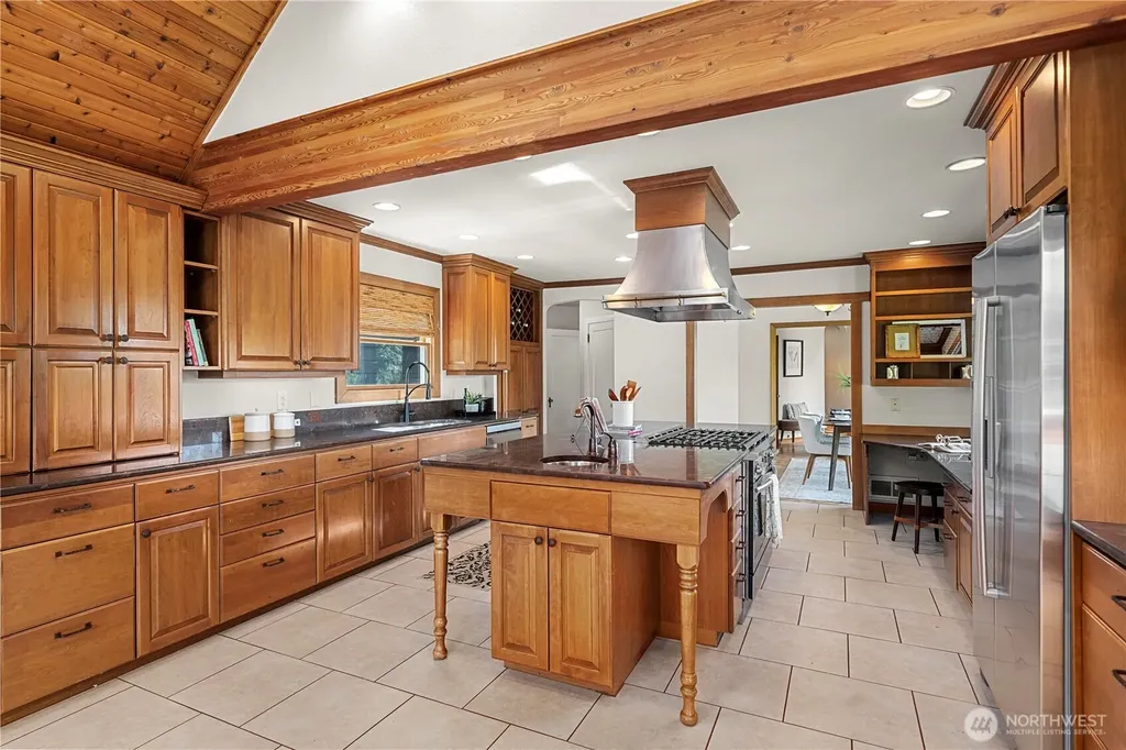 6208 Browns Point Boulevard NE Tacoma WA 98422