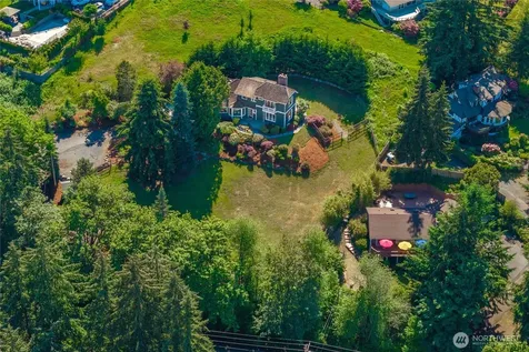 6208 Browns Point Boulevard NE Tacoma WA 98422