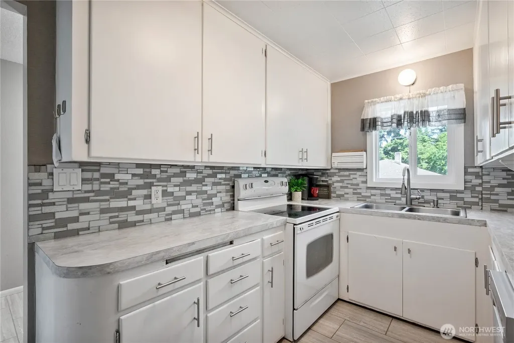 111 Appleman Drive Castle Rock WA 98611