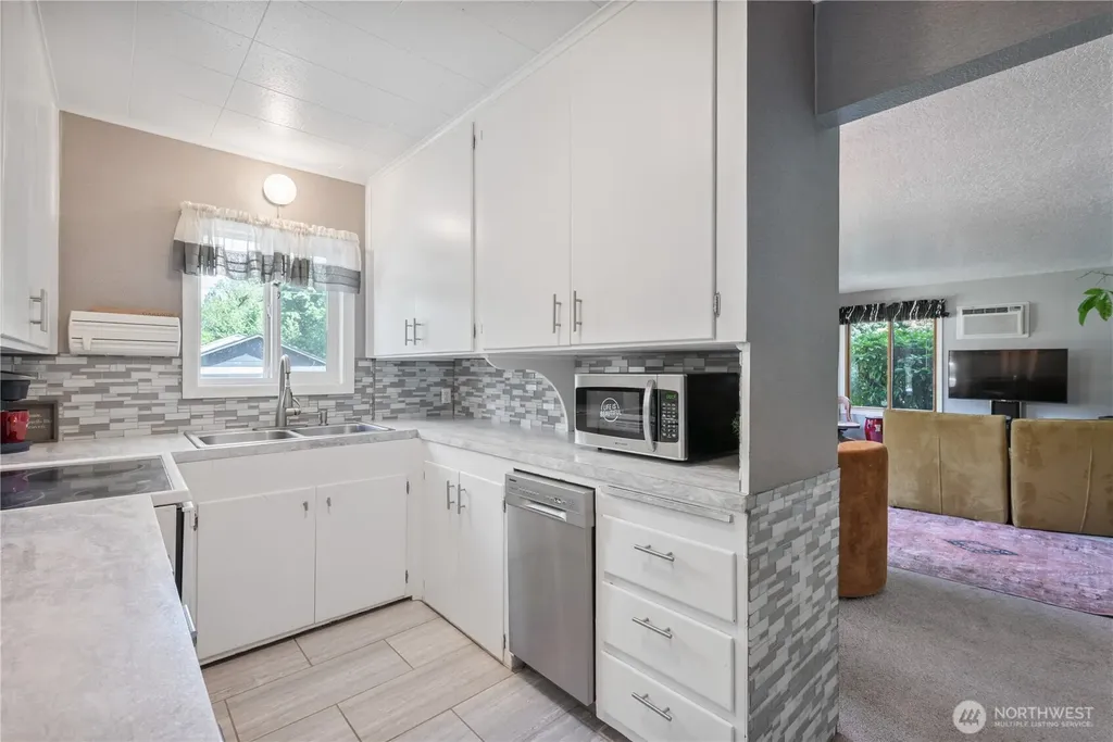 111 Appleman Drive Castle Rock WA 98611