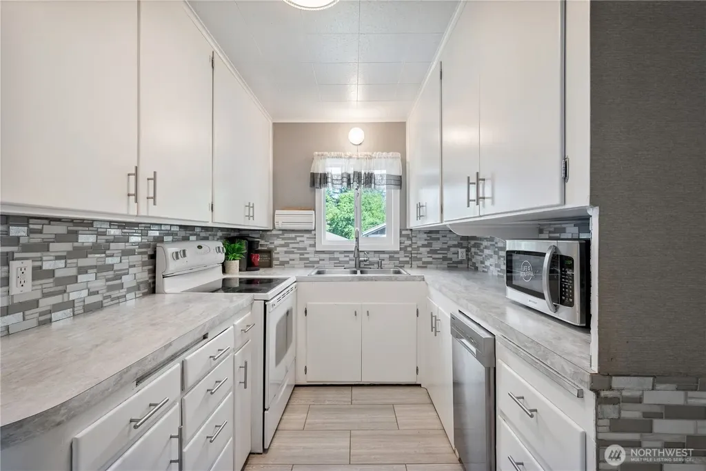 111 Appleman Drive Castle Rock WA 98611
