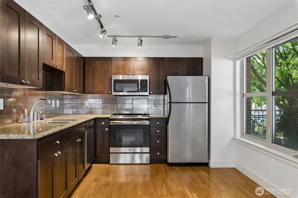 1620 Belmont Avenue Seattle WA 98122