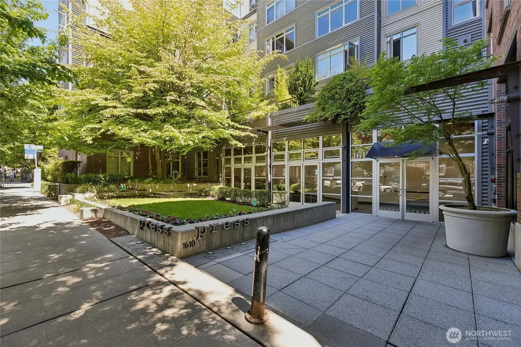 1620 Belmont Avenue Seattle WA 98122